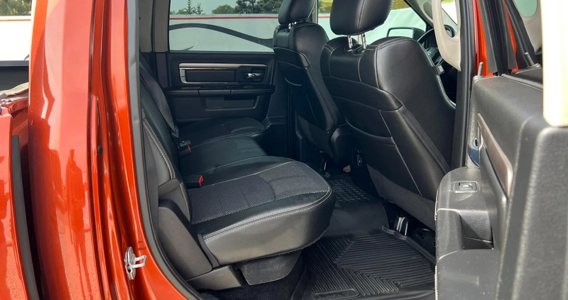 Dodge RAM cena 108900 przebieg: 298000, rok produkcji 2013 z Grójec małe 352